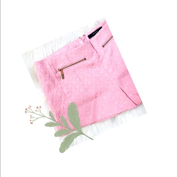 Pink & Gold Short - Picture 2 of 6